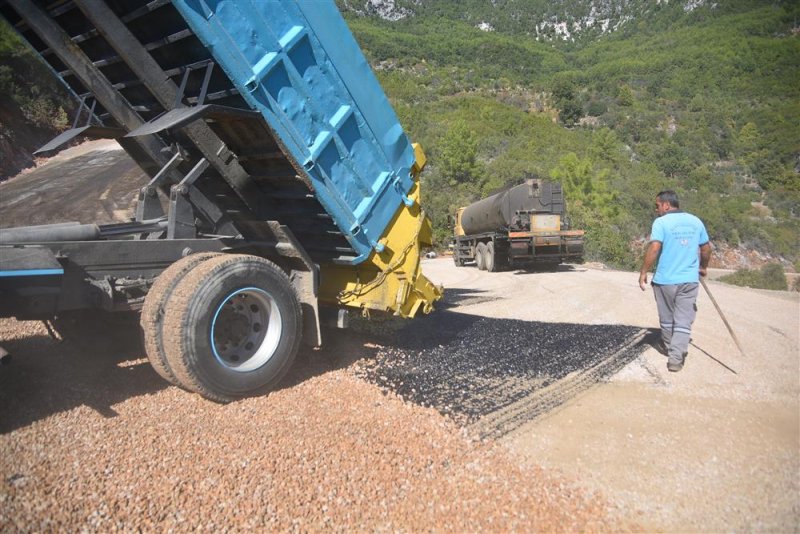 Şıhlar mahallesi’nde 5 km yol asfaltlandı