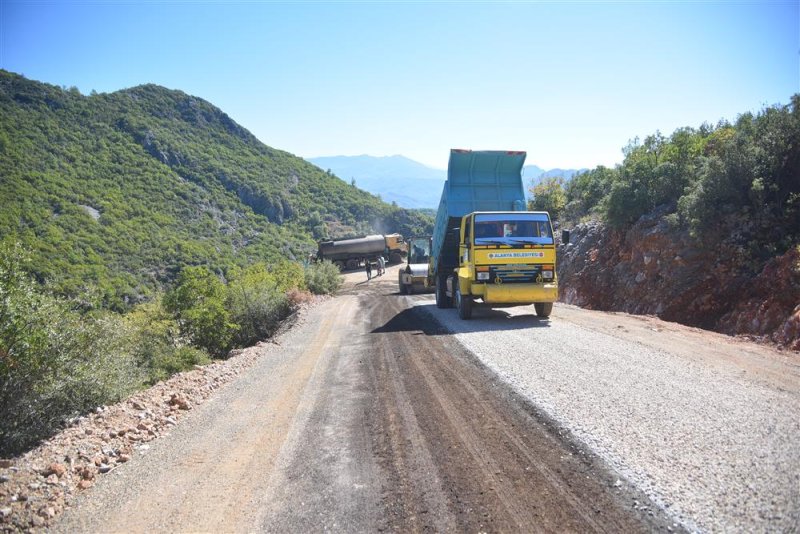 Şıhlar mahallesi’nde 5 km yol asfaltlandı