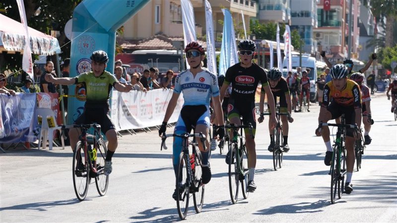 Türkiye şampiyonası 8. etap sezon kapanış yol bisiklet yarışı yapıldı