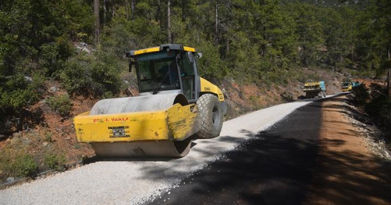 Uğurlu mahallesi’nde 36 yıl sonra gelen yol sevinci