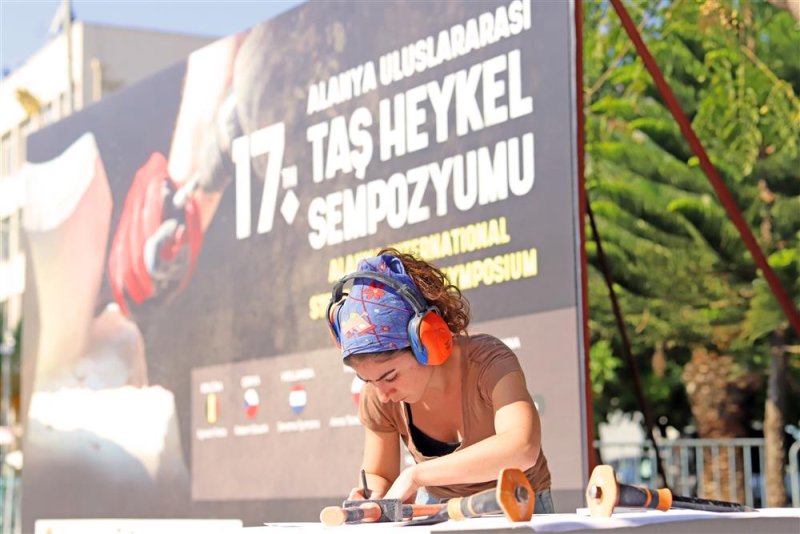 17. alanya uluslararası taş heykel sempozyumu başladı