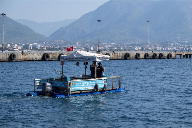 8. alanya dip temiz tertemiz etkinliği gerçekleştirildi