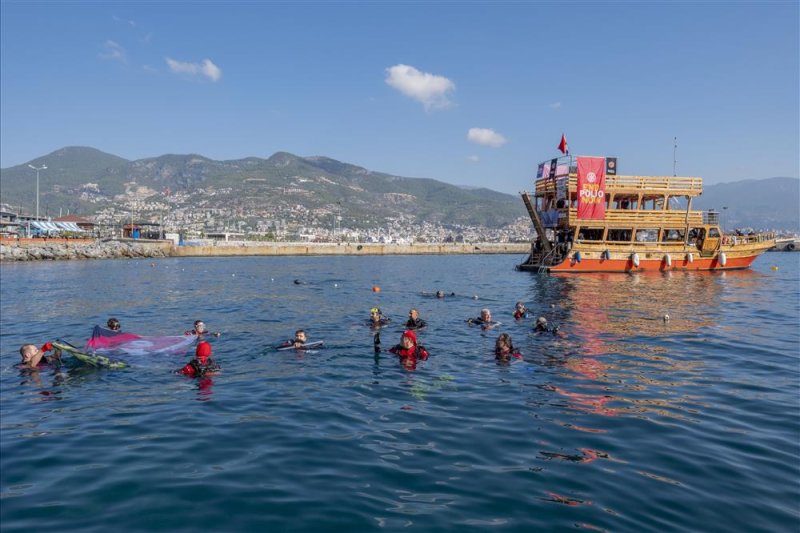 8. alanya dip temiz tertemiz etkinliği gerçekleştirildi