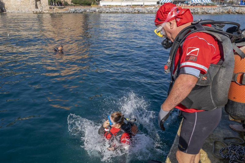 8. alanya dip temiz tertemiz etkinliği gerçekleştirildi