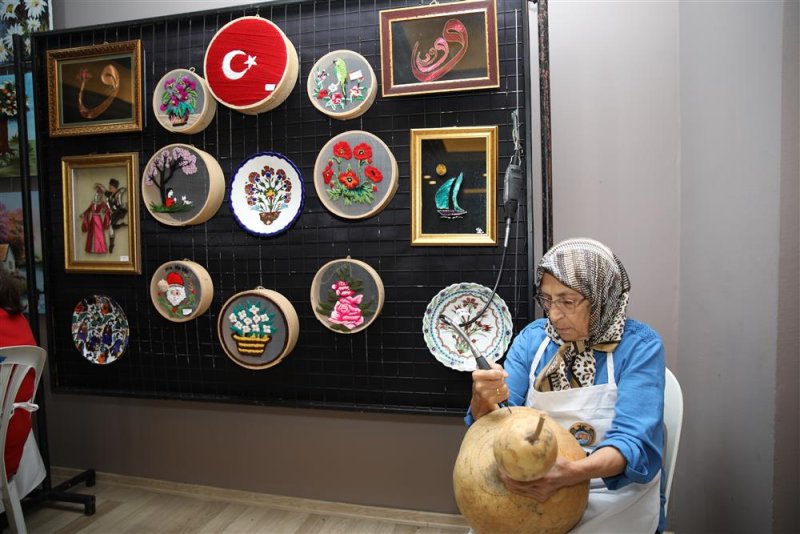 Alanya belediyesi’nden 25 kasım’a özel seminer ve sergi