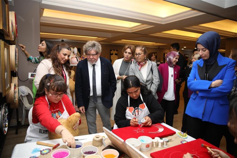 Alanya belediyesi’nden 25 kasım’a özel seminer ve sergi