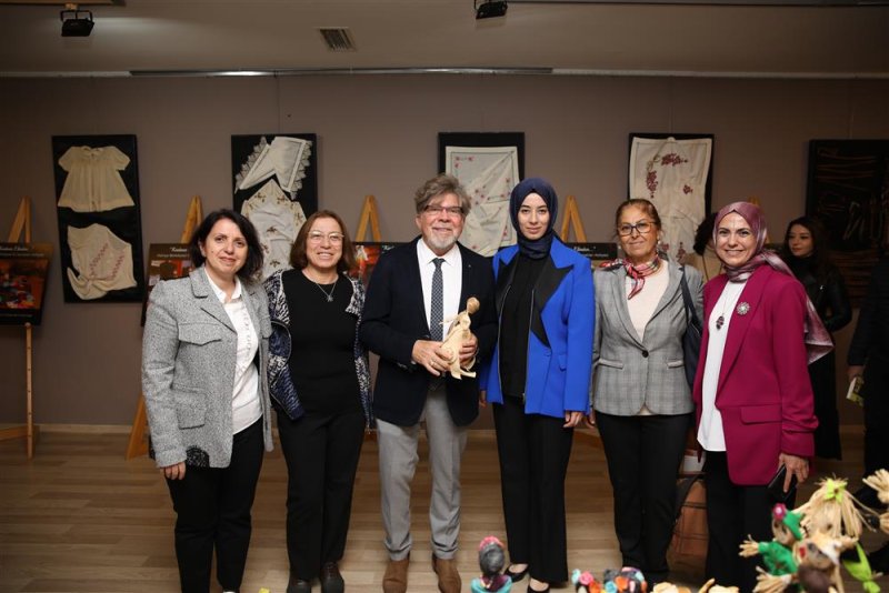 Alanya belediyesi’nden 25 kasım’a özel seminer ve sergi