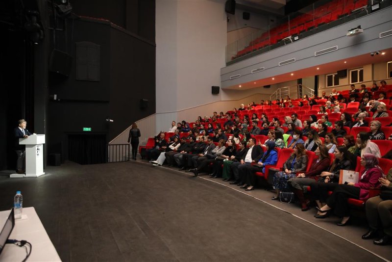 Alanya belediyesi’nden 25 kasım’a özel seminer ve sergi