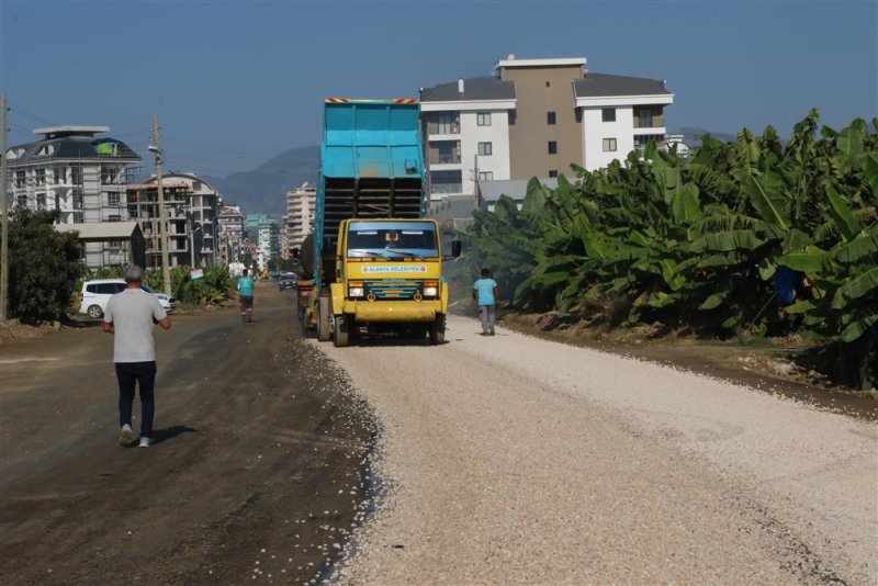 Alanya belediyesi'nin asfalt çalışmaları kargıcak mahallesi’nde devam ediyor