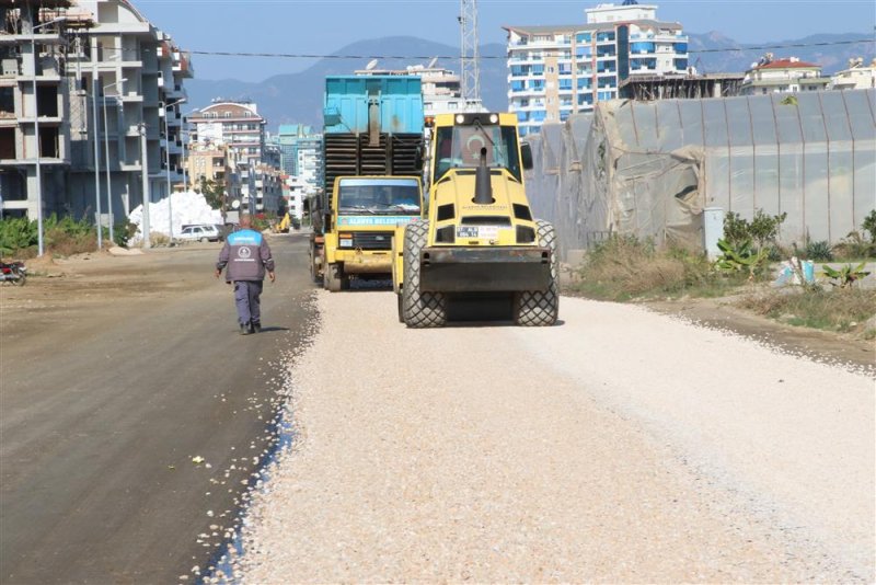 Alanya belediyesi'nin asfalt çalışmaları kargıcak mahallesi’nde devam ediyor