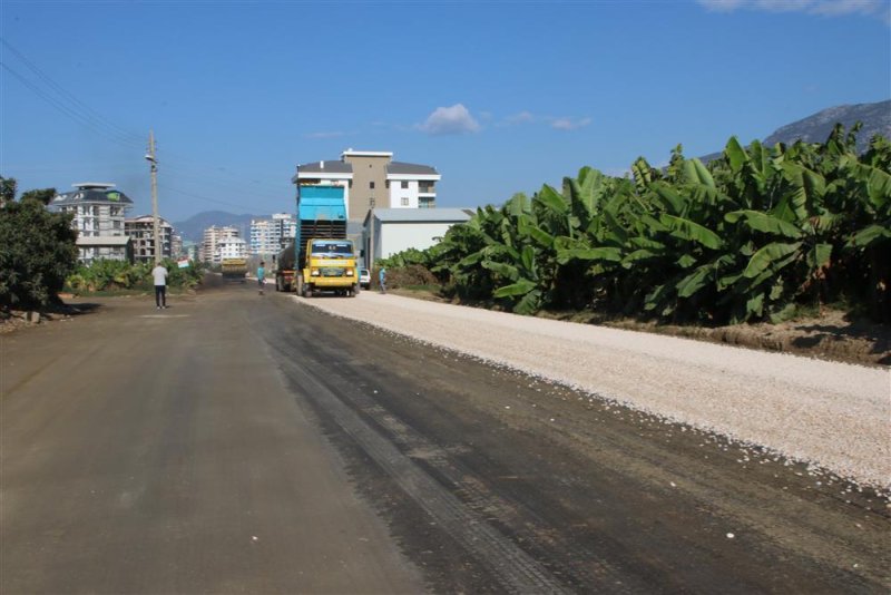 Alanya belediyesi'nin asfalt çalışmaları kargıcak mahallesi’nde devam ediyor