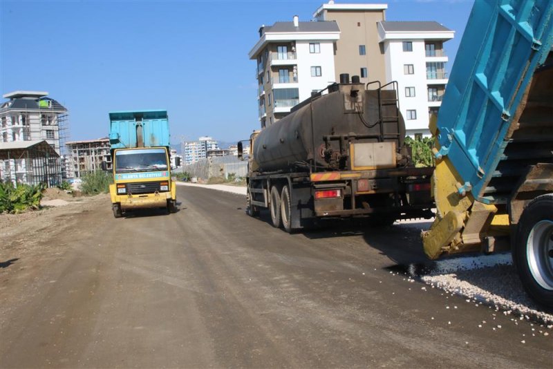 Alanya belediyesi'nin asfalt çalışmaları kargıcak mahallesi’nde devam ediyor