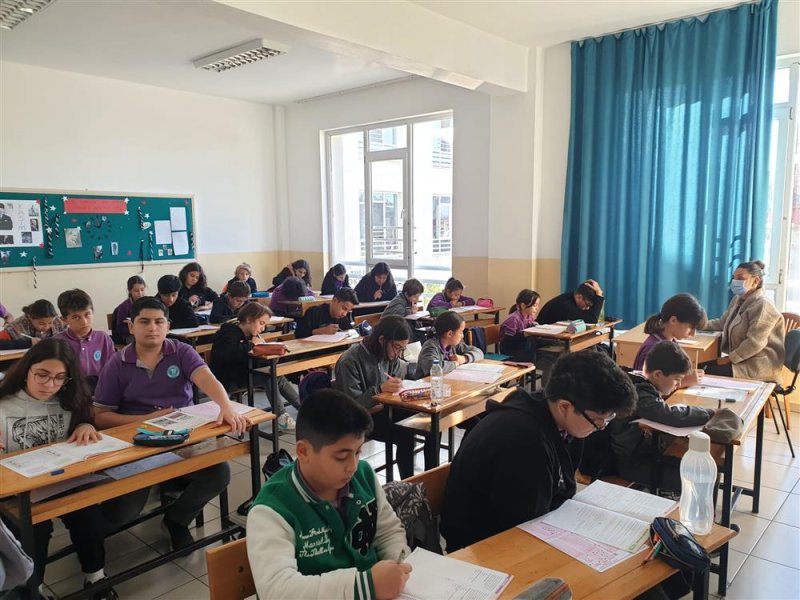 Alanya belediyesi’nin düzenlediği albap sınavında 50 bin öğrenci ter döktü