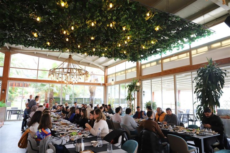 Alanya belediyesi öğretmenleri kahvaltıda buluştu