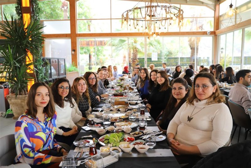 Alanya belediyesi öğretmenleri kahvaltıda buluştu