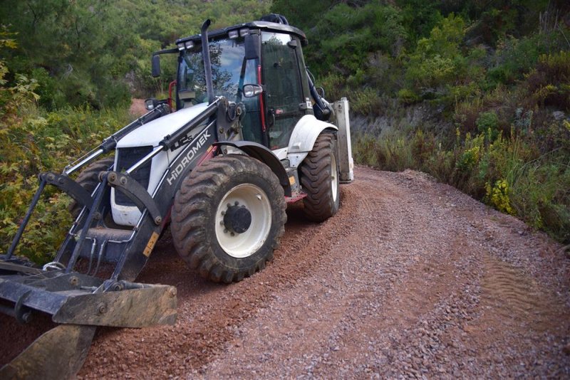 Elikesikte yol payallar’da dere ıslah çalışması devam ediyor