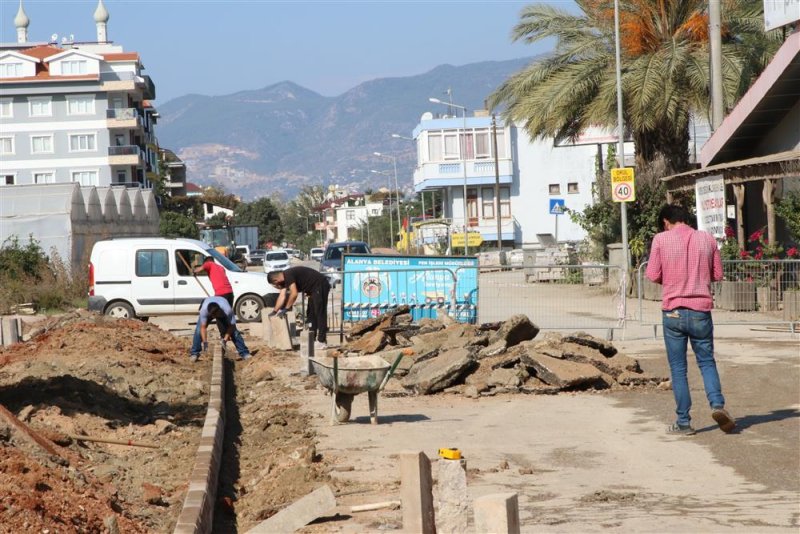 Kestel isa küçülmez caddesinde kaldırım çalışması başlatıldı