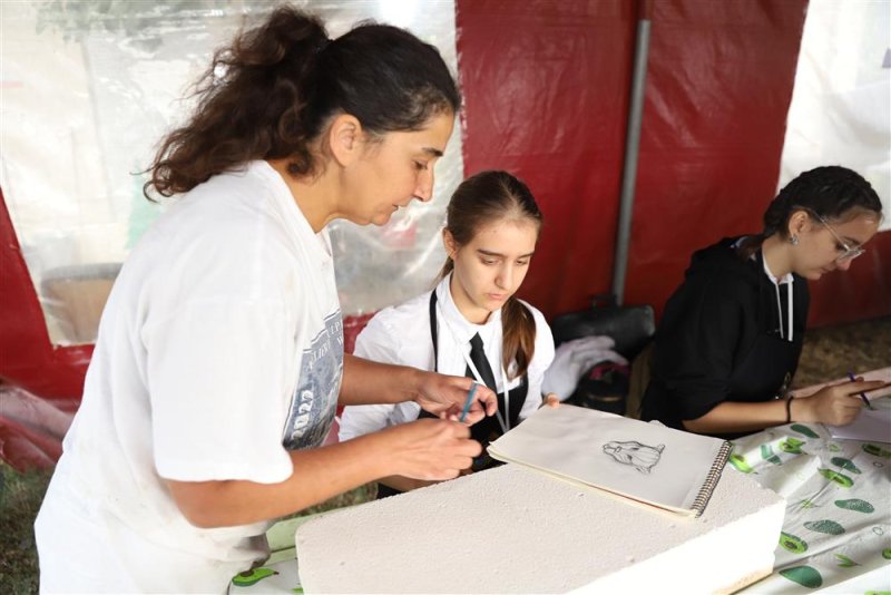 Türkler güzel sanatlar lisesi öğrencilerinden heykel sempozyumuna ziyaret