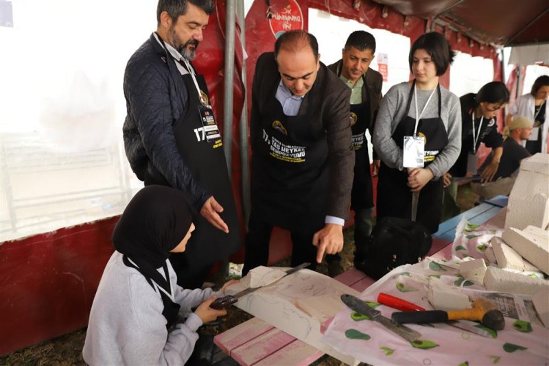 Türkler güzel sanatlar lisesi öğrencilerinden heykel sempozyumuna ziyaret