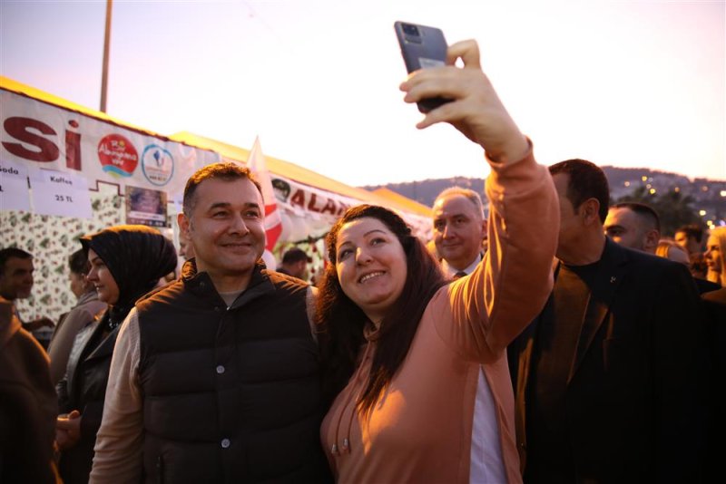 12. alanya uluslararası yeni yıl pazarı rekor katılım ile gerçekleştirildi
