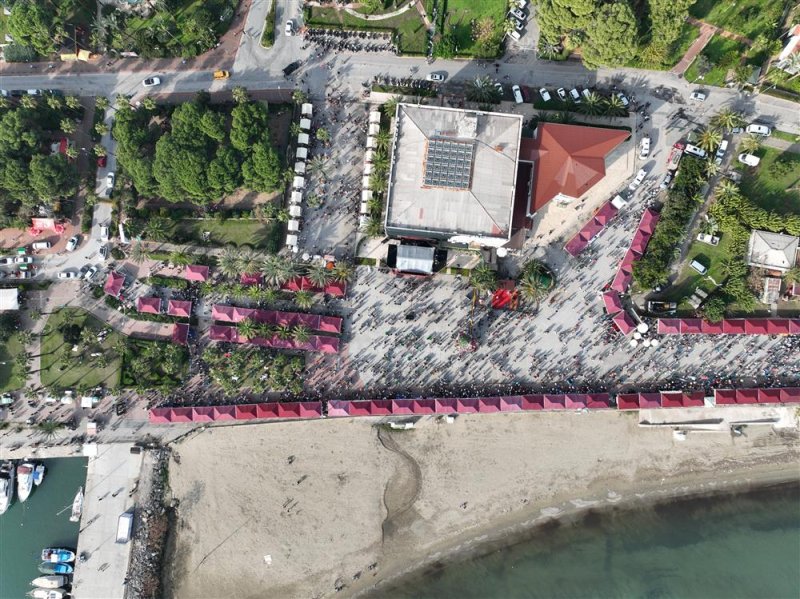 12. alanya uluslararası yeni yıl pazarı rekor katılım ile gerçekleştirildi
