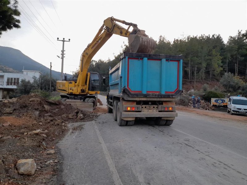 Alanya belediyesi alt ve üst yapı çalışmalarına devam ediyor