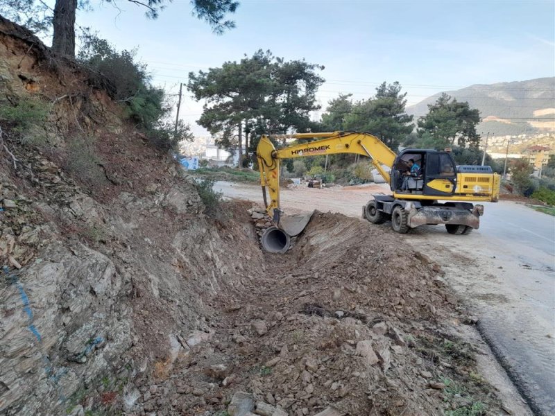 Alanya belediyesi alt ve üst yapı çalışmalarına devam ediyor