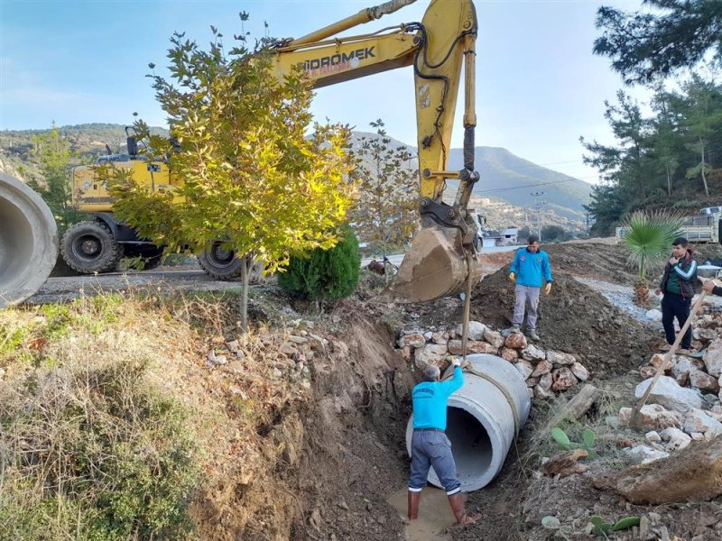 Alanya belediyesi alt ve üst yapı çalışmalarına devam ediyor