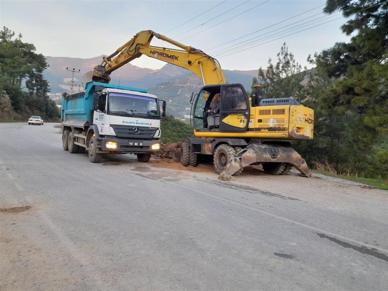 Alanya belediyesi alt ve üst yapı çalışmalarına devam ediyor