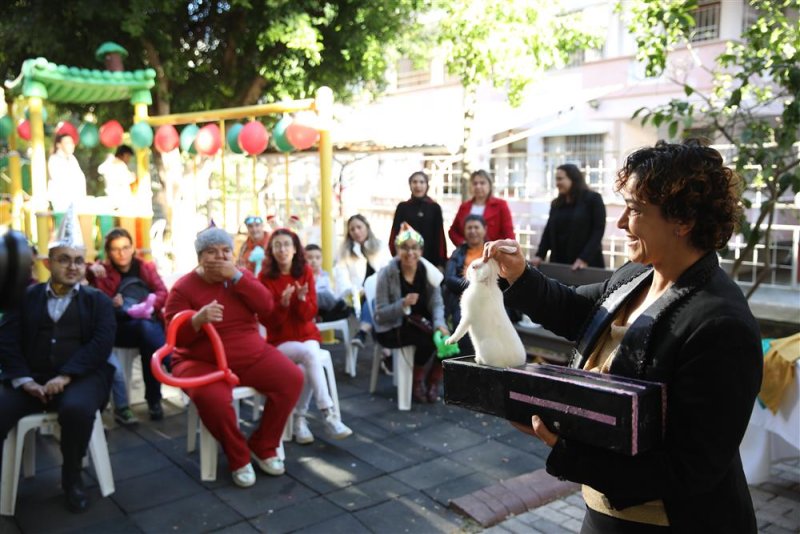 Alanya belediyesi’nden engelli bireyler için yılbaşı etkinliği