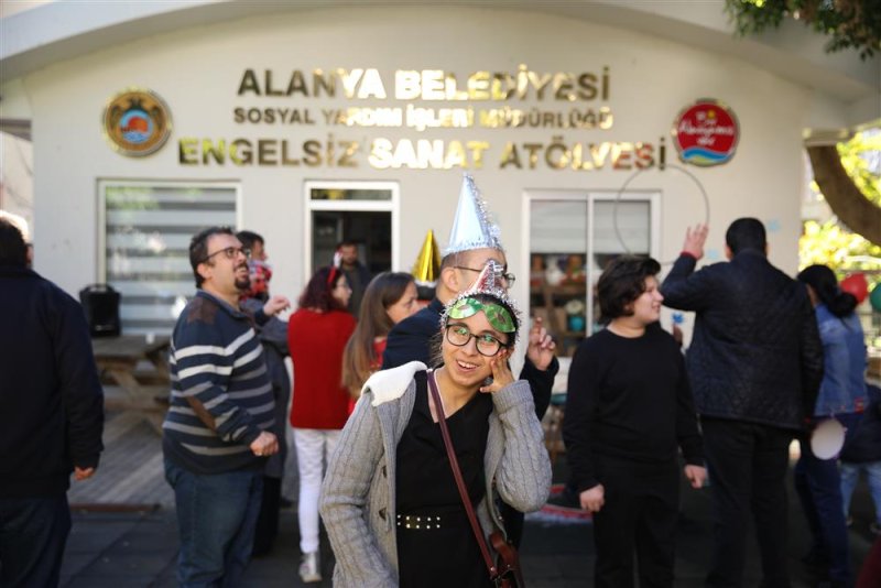 Alanya belediyesi’nden engelli bireyler için yılbaşı etkinliği