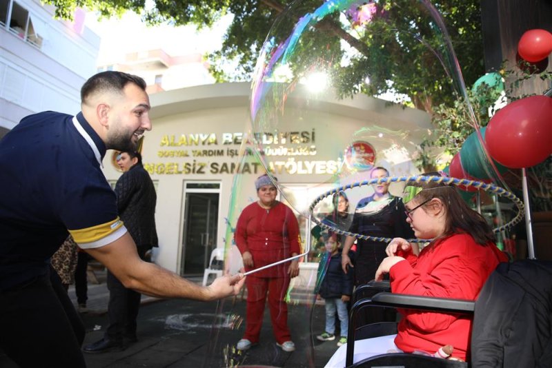 Alanya belediyesi’nden engelli bireyler için yılbaşı etkinliği