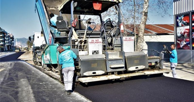 İsa küçülmez caddesi silbaştan yenileniyor asfalt çalışması başladı