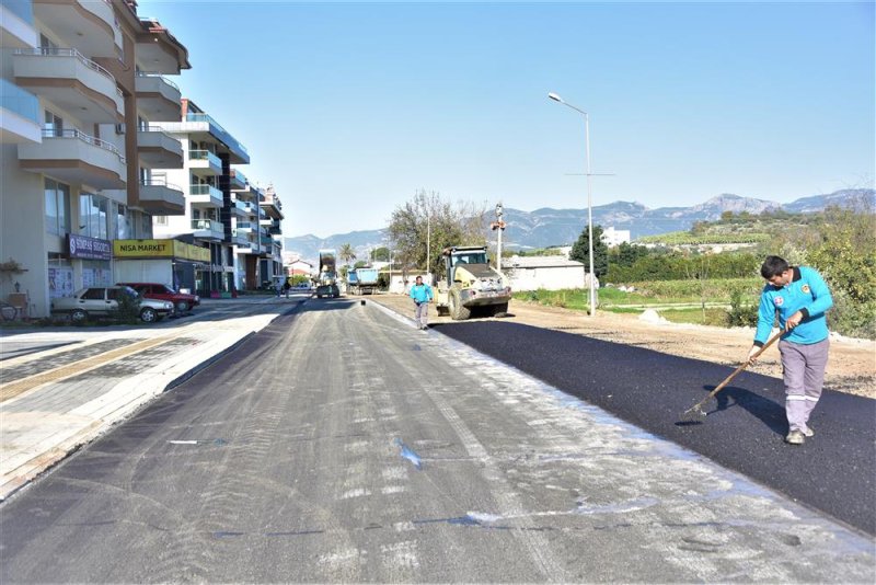 İsa küçülmez caddesi silbaştan yenileniyor asfalt çalışması başladı