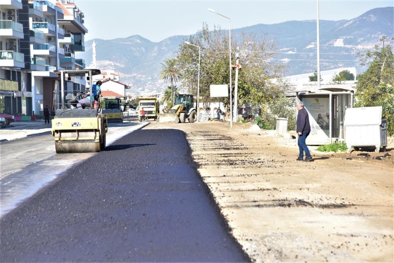 İsa küçülmez caddesi silbaştan yenileniyor asfalt çalışması başladı