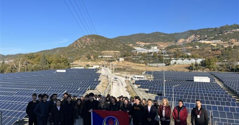 Liseli öğrencilerden alanya belediyesi güneş enerji santraline ziyaret