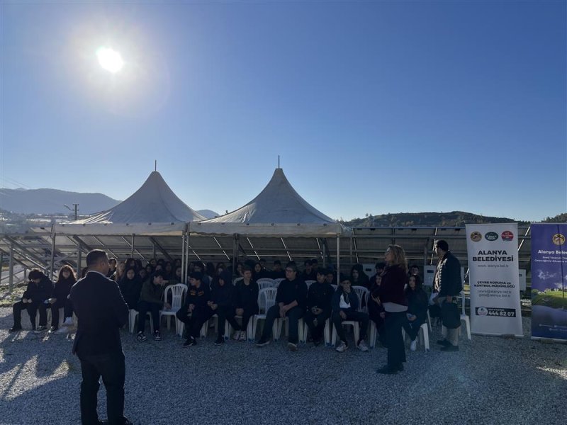 Liseli öğrencilerden alanya belediyesi güneş enerji santraline ziyaret