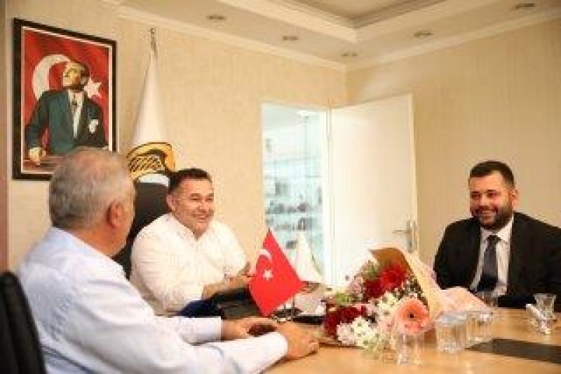 Vatandaşlardan başkan yücel’e teşekkür ziyareti