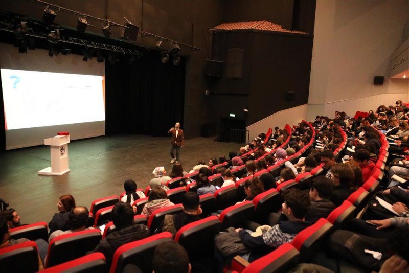 Alanya belediyesi etüt merkezi öğrencilerine taktiklerle paragraf eğitimi