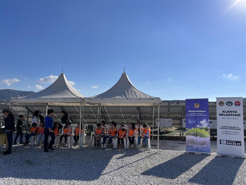 Alanya belediyesi güneş enerji tesisi’ne minik çevrecilerden ziyaret