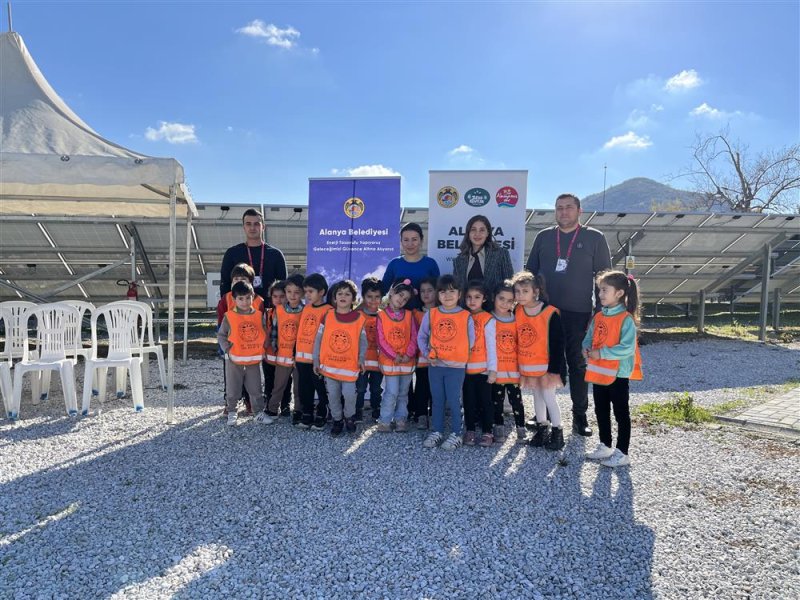 Alanya belediyesi güneş enerji tesisi’ne minik çevrecilerden ziyaret