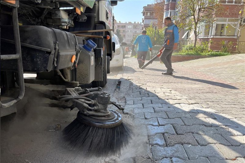 Alanya belediyesi kent temizliğinde 7/24 görevde