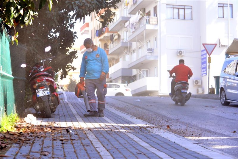 Alanya belediyesi kent temizliğinde 7/24 görevde