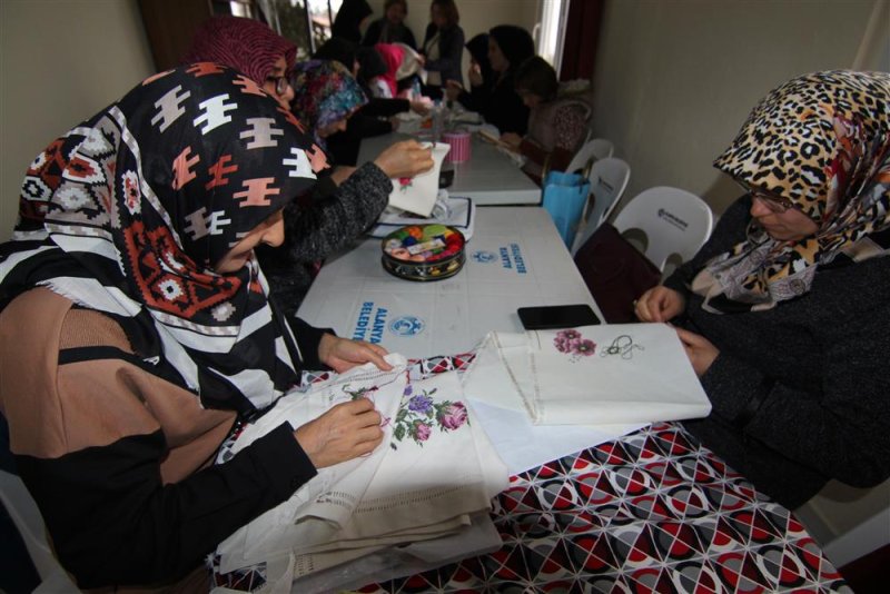 Alanya belediyesi’nden kargıcak’a yeni kurs merkezi