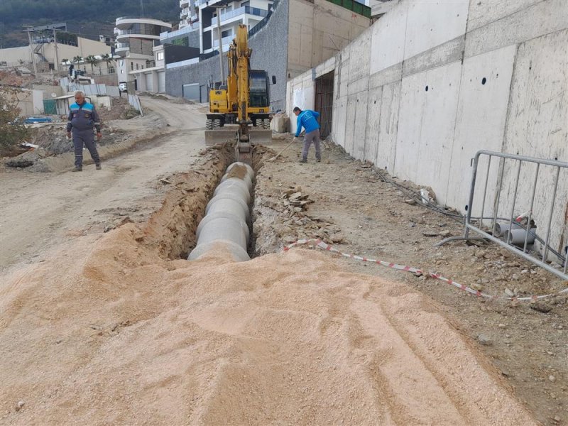 Alanya belediyesi’nden yağışlar öncesi yoğun mesai