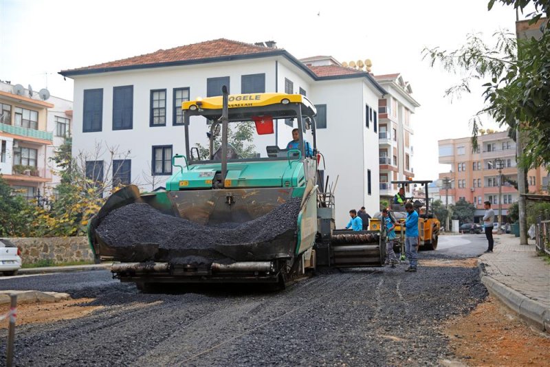 Asfalt yenileme çalışmaları kadıpaşa mahallesi’nde devam ediyor