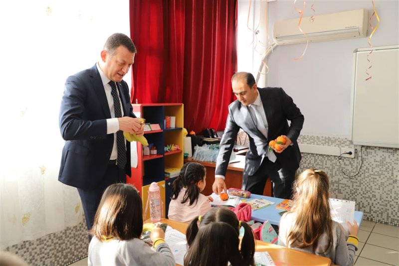 Başkan yardımcısı alaettinoğlu öğrencilerin karne heyecanına ortak oldu