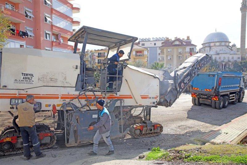 Başkan yücel asfalt yenileme çalışmalarını yerinde inceledi “şehrimizin ulaşım konforunu artıracağız”