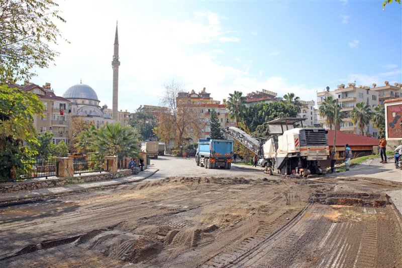 Başkan yücel asfalt yenileme çalışmalarını yerinde inceledi “şehrimizin ulaşım konforunu artıracağız”