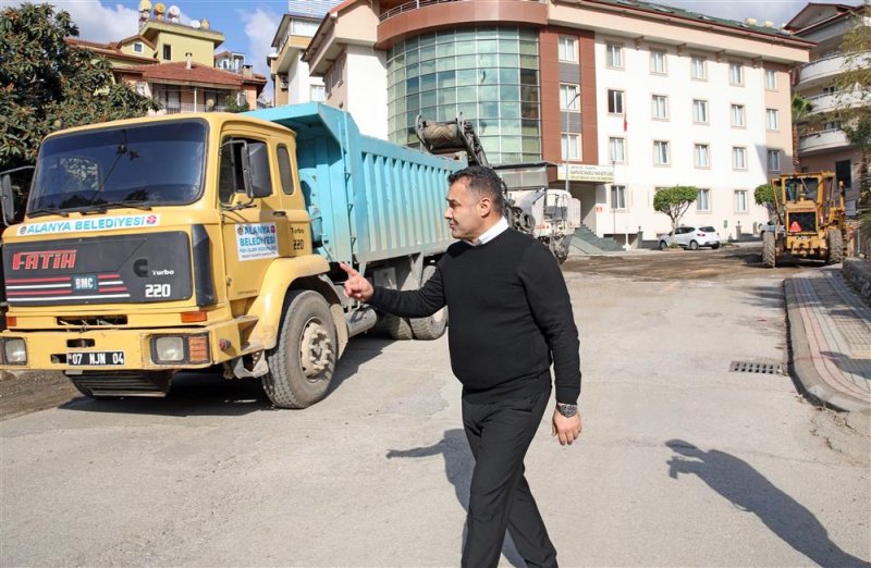 Başkan yücel asfalt yenileme çalışmalarını yerinde inceledi “şehrimizin ulaşım konforunu artıracağız”